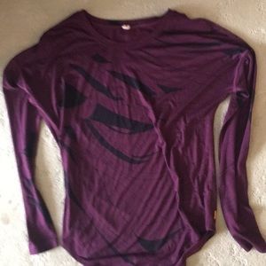 Lucy LS Workout tee size XS